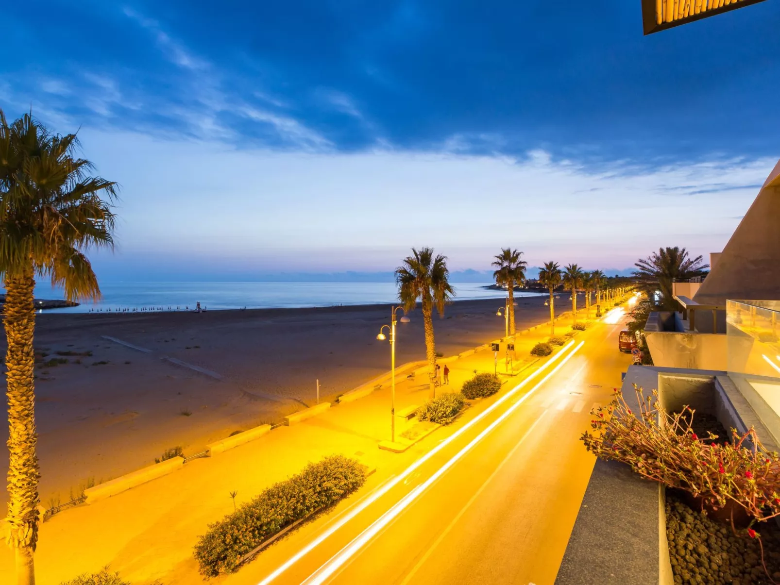 Charmante Wohnung in Donnalucata mit Möblierter Terrasse-Outside