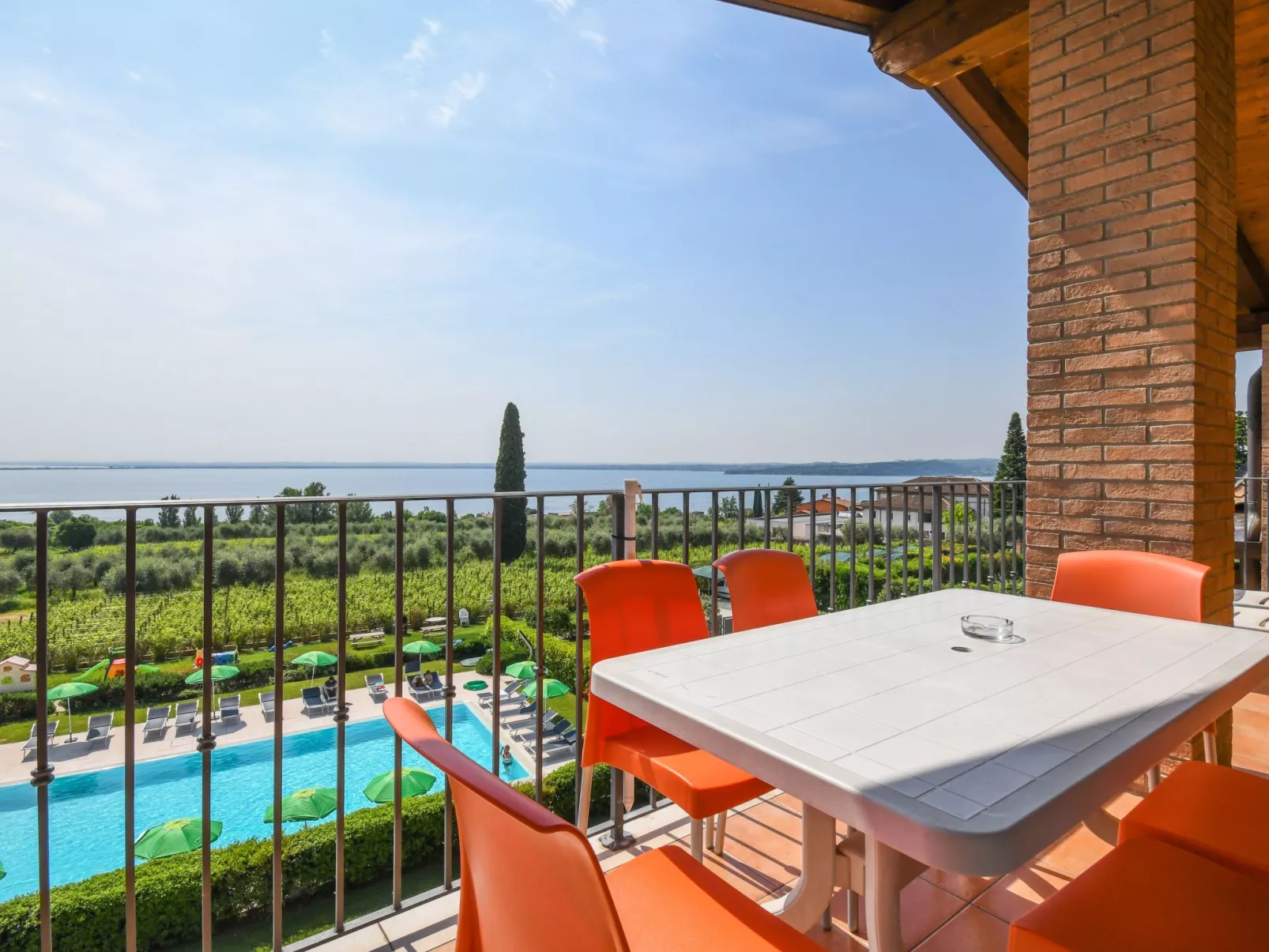 Wohnung in Moniga Del Garda mit Seeblick-Outside