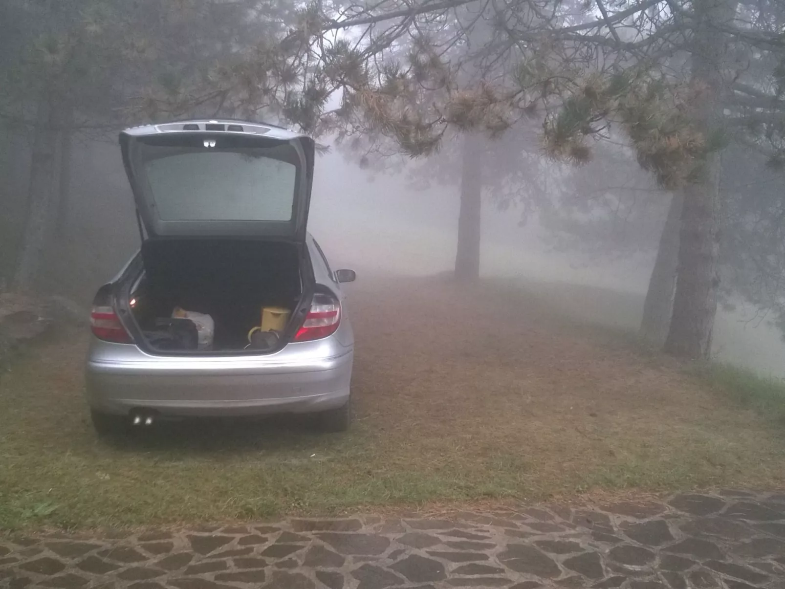 In einer Villa mit Garten und Blick auf den Gardasee-Outside