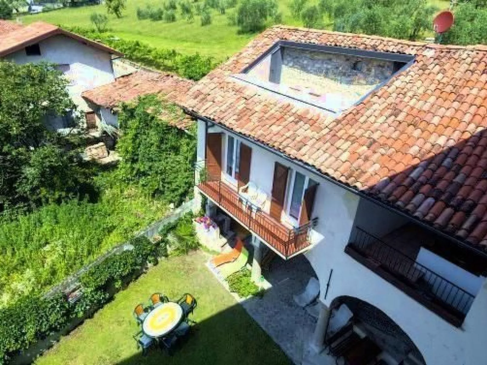 Historisches Haus mit Seeblick-Dehors