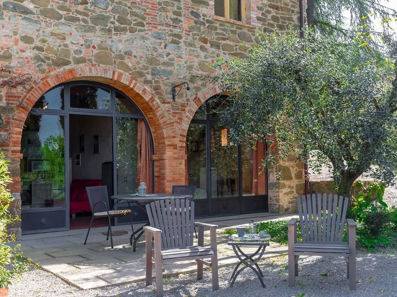 Wunderschöne Ferienwohnung in Monte San Savino mit gemeinschaftlichem Pool, Gar-Outside