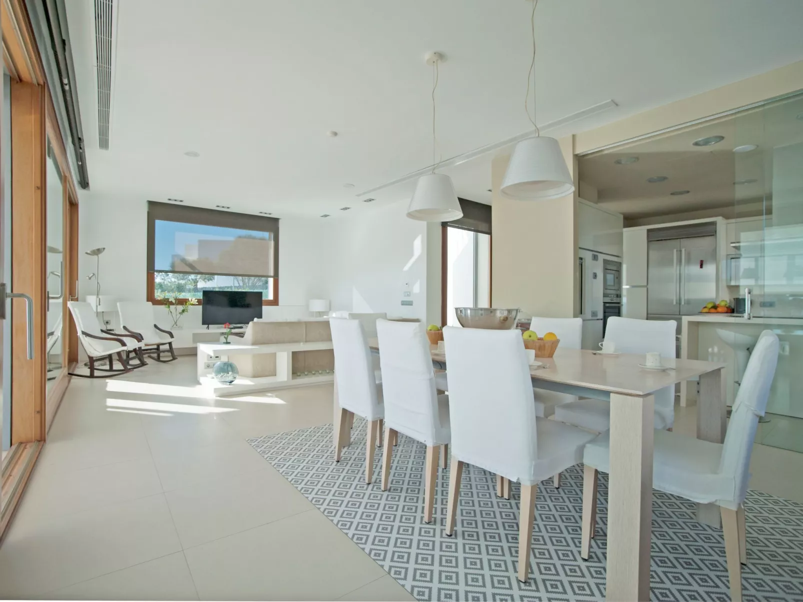 Majestätische Villa mit 5 Schlafzimmern und Pool direkt am Meer-Image-tags.info