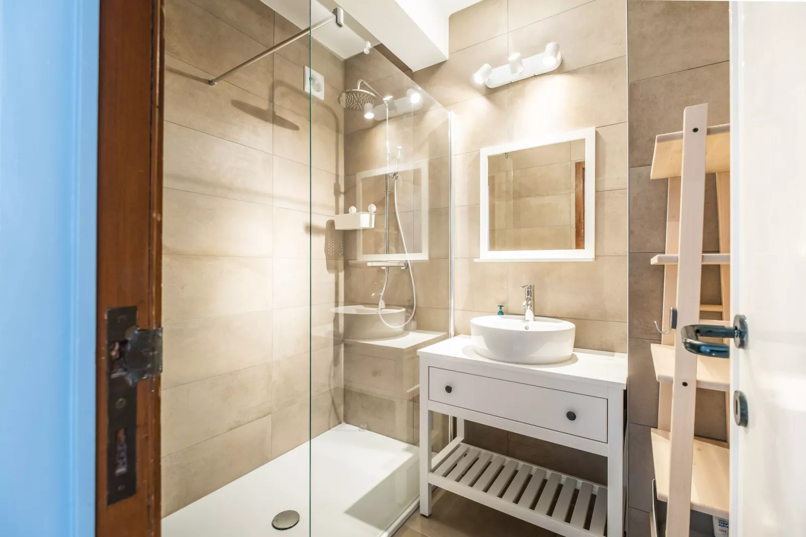 Neptune 301-Bathroom