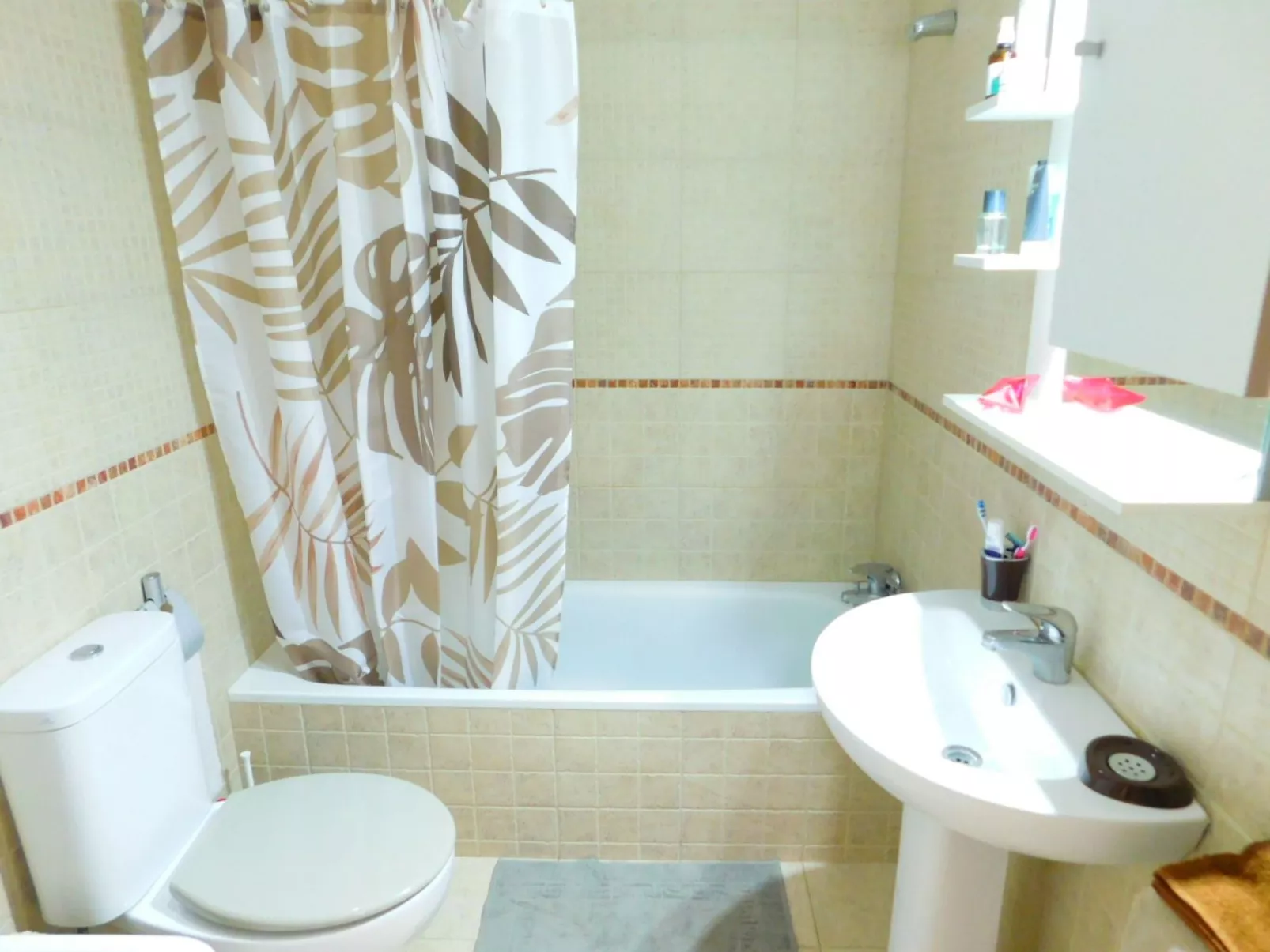 Wohnung mit privatem Parkplatz und Gemeinschaftspool-Dedans