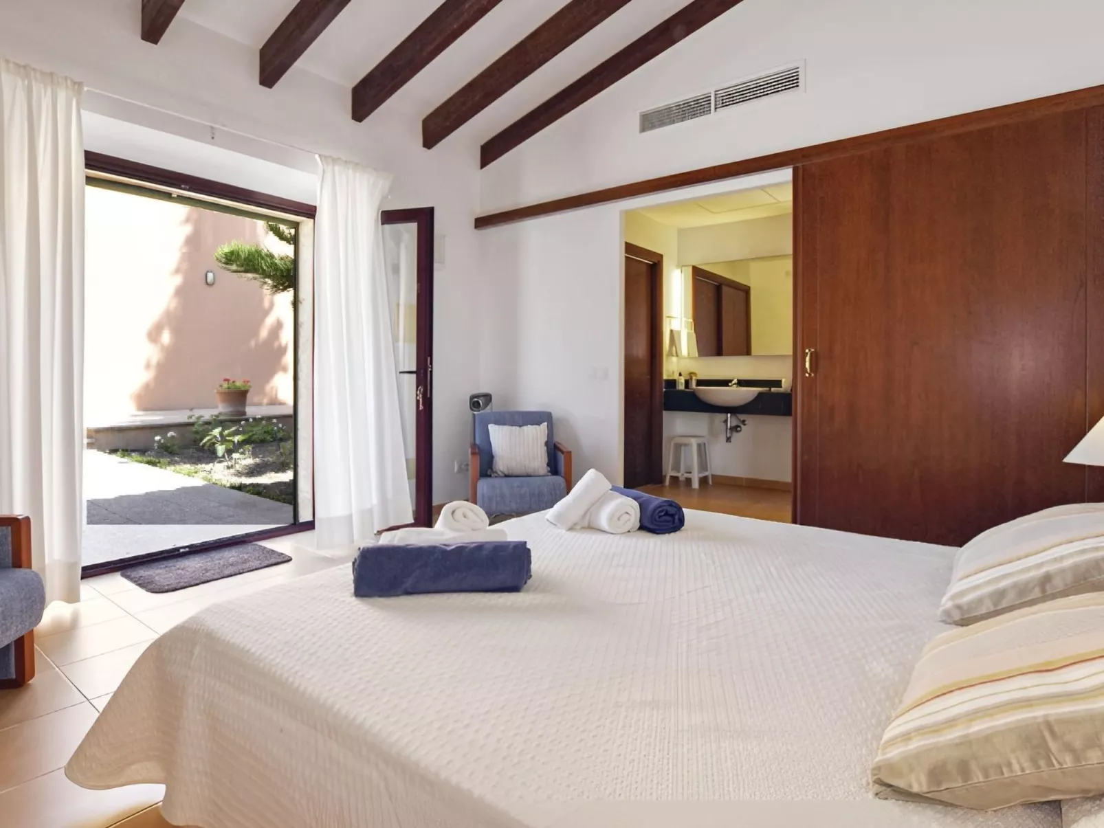 Finca in Meeresnähe mit Schwimmbad und Kinderbecken-Image-tags.info