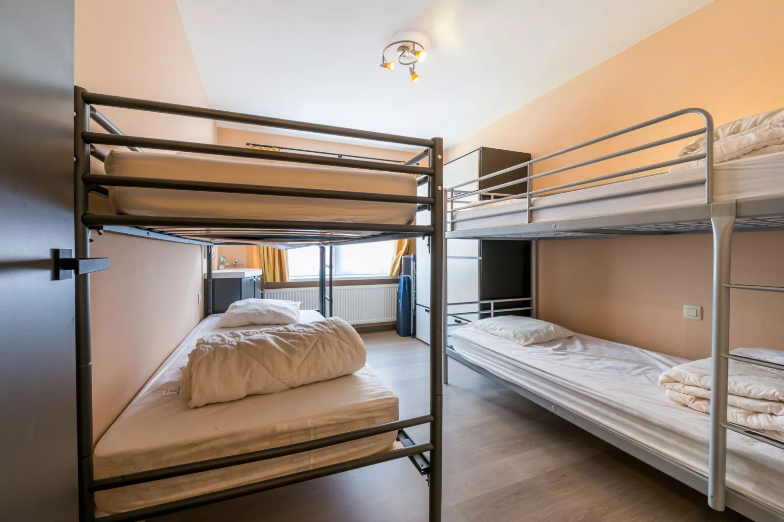 Neptune GV02-Bedroom
