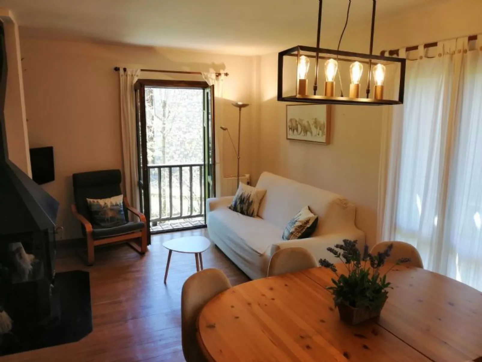 Geräumige Wohnung mit Garten und Schwimmbad Herbasabina 5 Vall de Boí-Drinnen