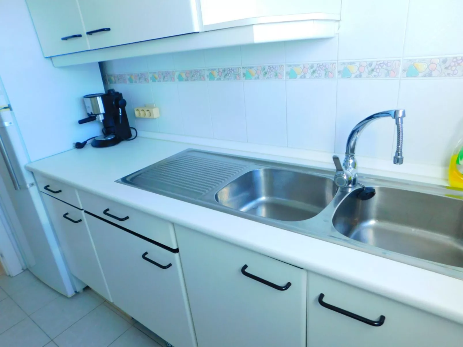 Ferienvermietung Penthouse mit schöner Terrasse 200m vom Strand Salatar, Roses-Drinnen