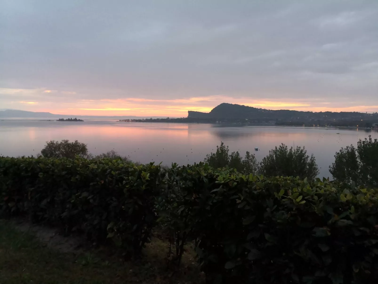 Freifläche mit direktem Zugang zum Strand-Outside