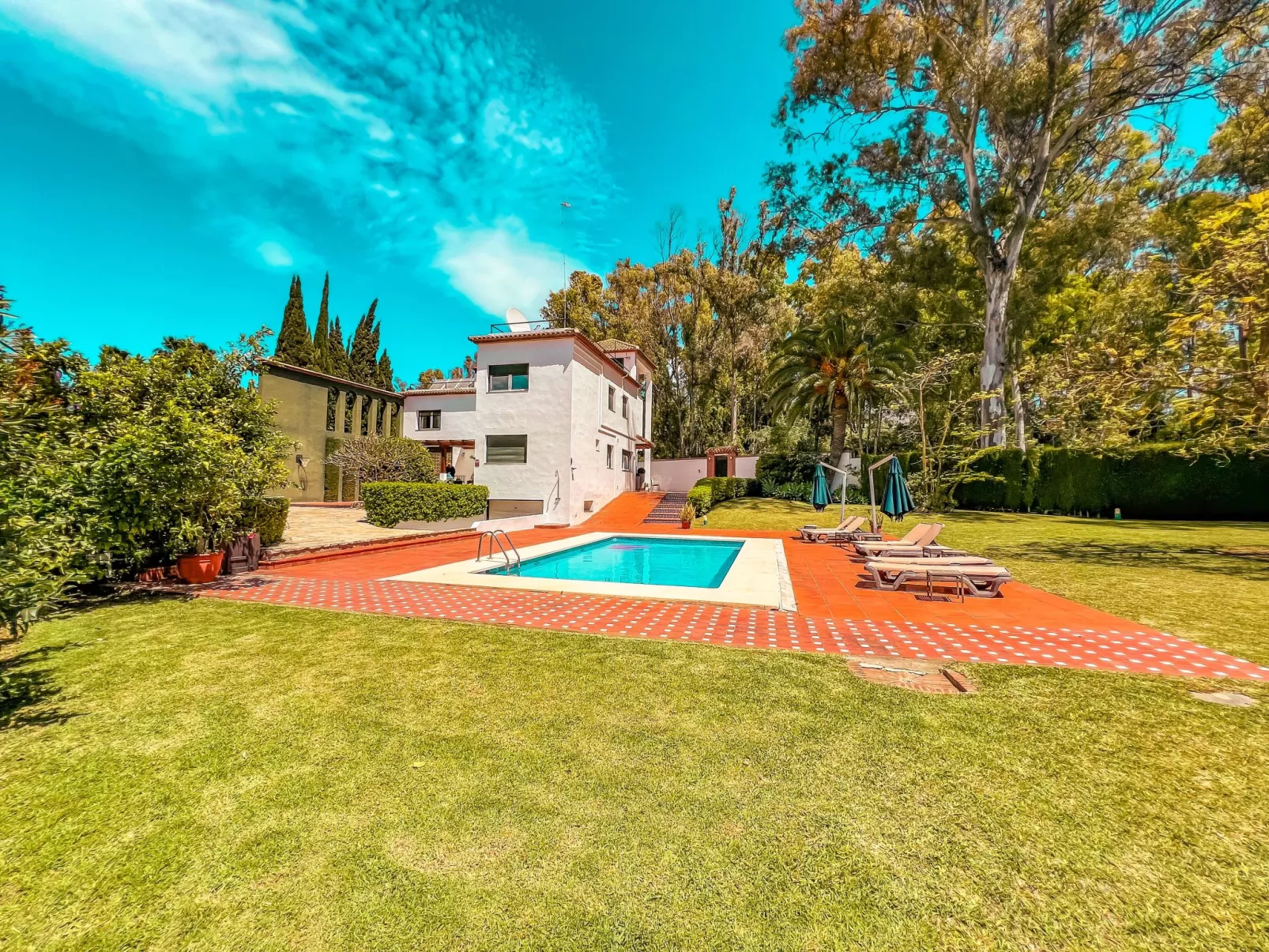 Villa für 12 Pers. mit Grill und privatem Schwimmbad-Outside