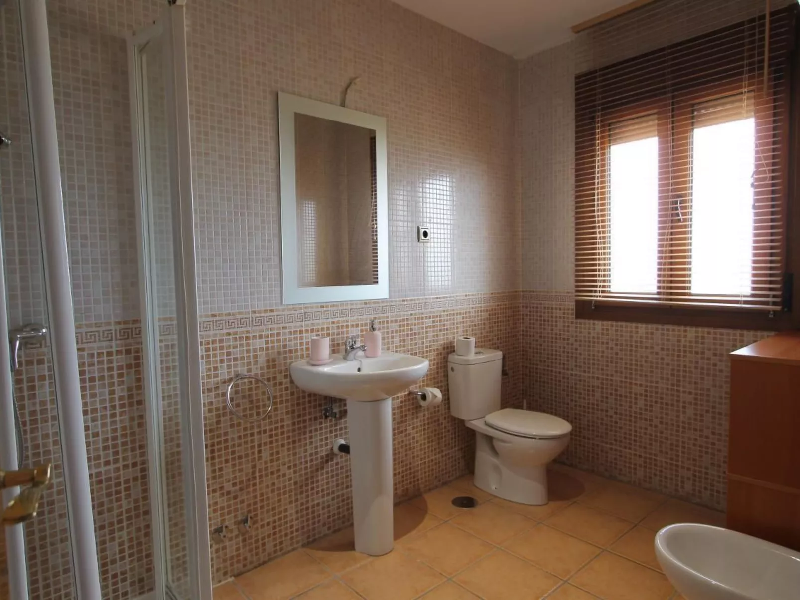 In Seseña mit großem Garten-Inside