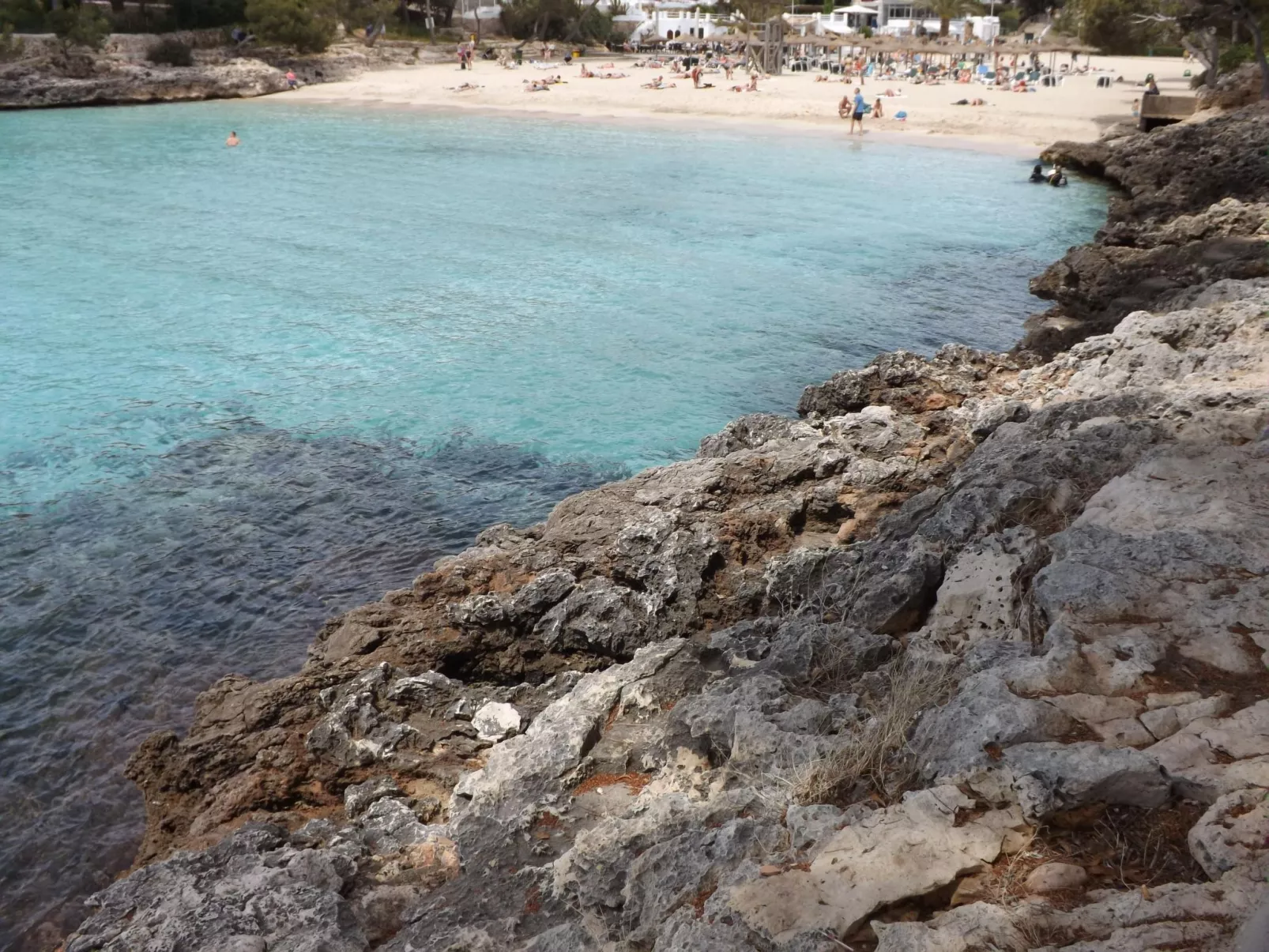 Bungalow con piscina-Draußen