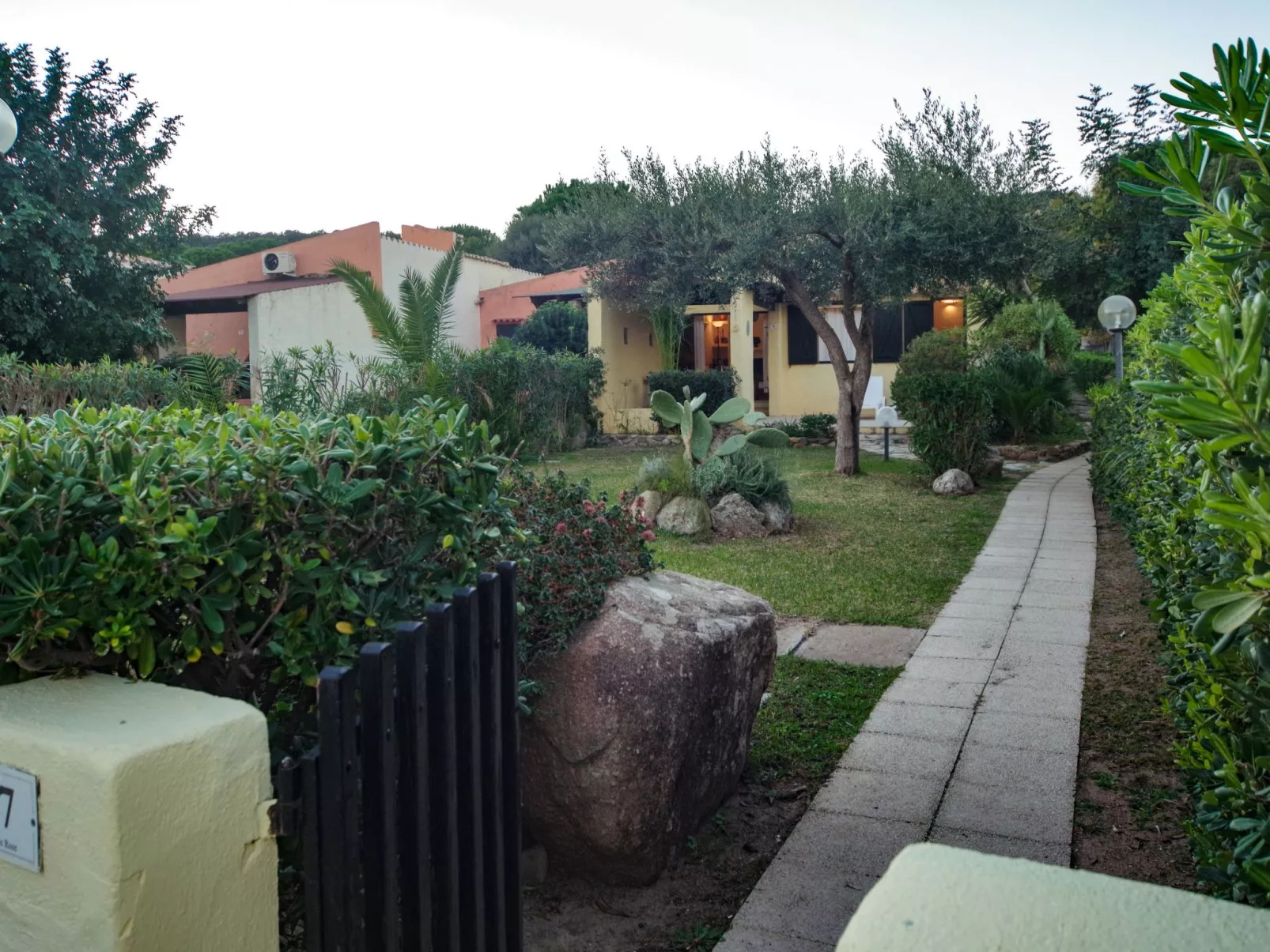 Schöne, neu renovierte Villa direkt am Strand in Costa Rei-Image-tags.info