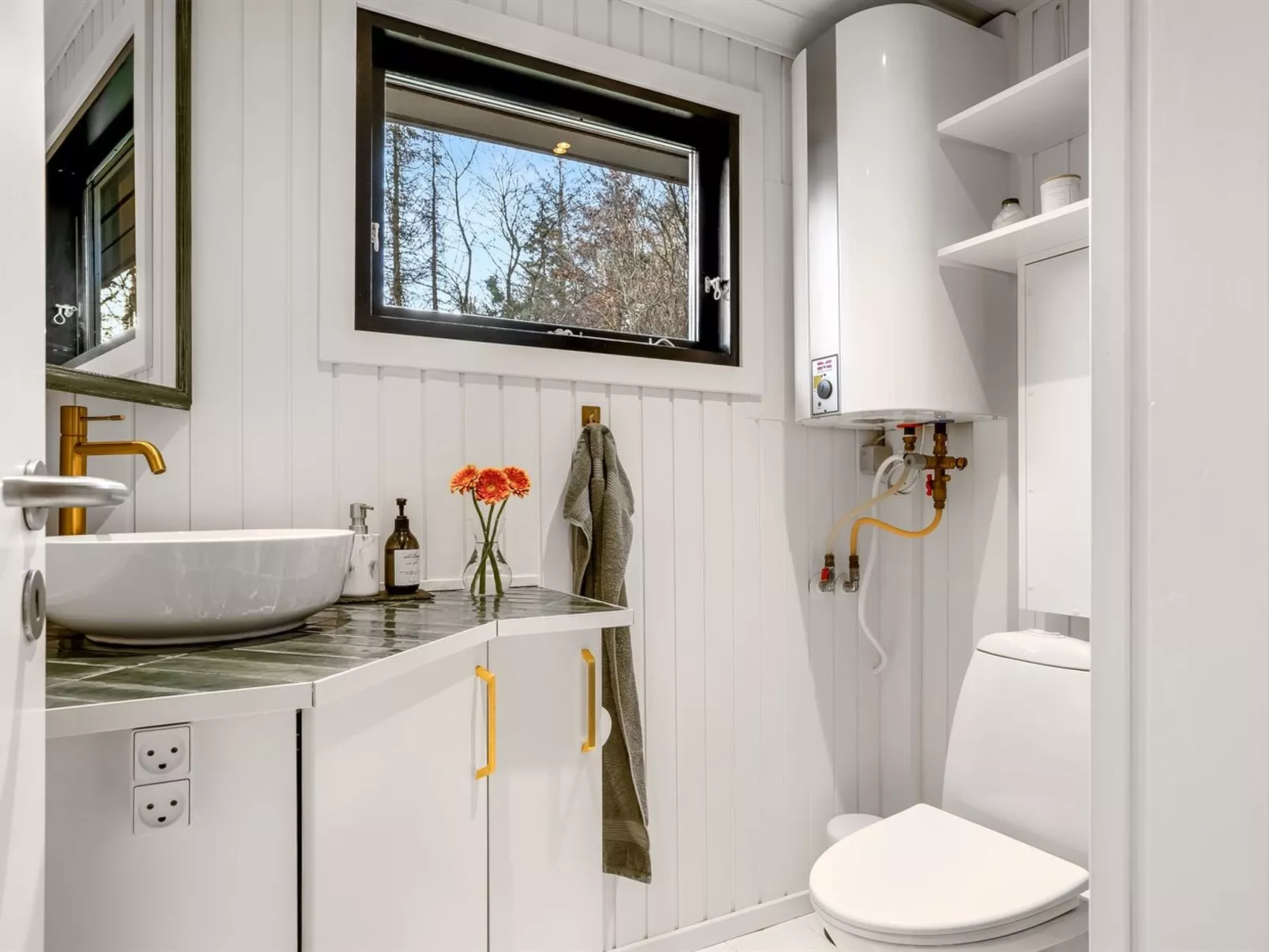 "Dreng" -  from the sea-Drinnen