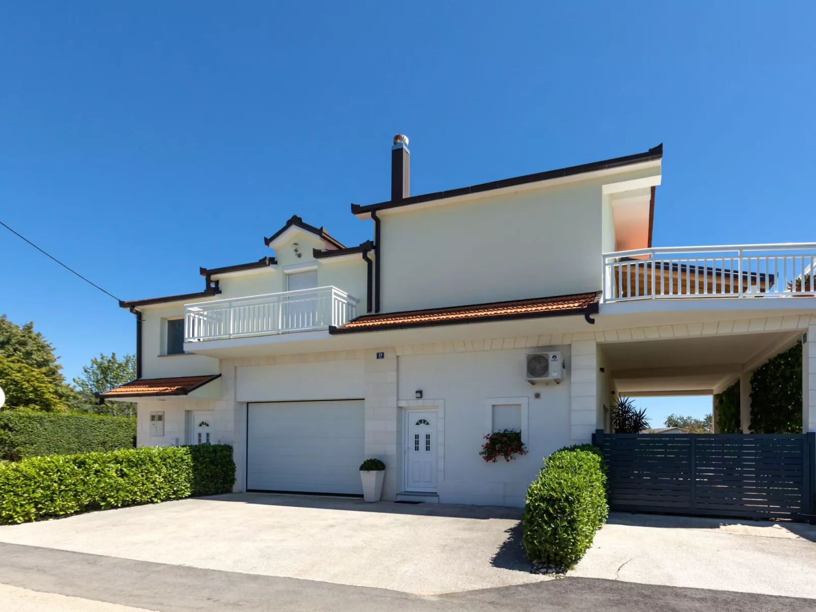 Holiday house Anetta-Outside