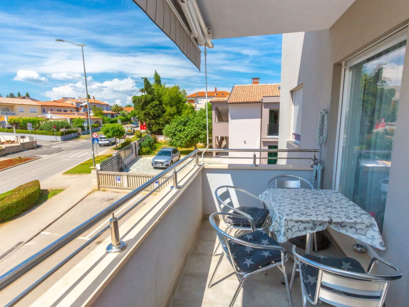 "Marica J2" mit Balkon-Outside