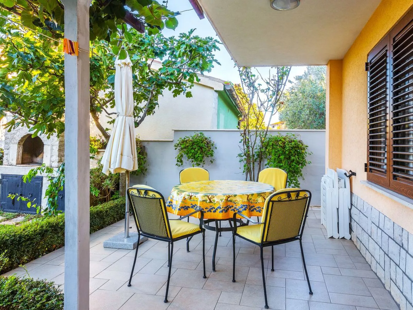 Wohnung "Maretic Veliki" mit Terrasse-Outside