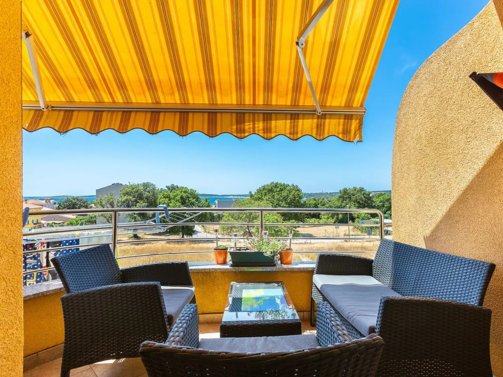 Für 4 Personen ca. 40 m&sup2; in Medulin, Istrien (Medulin und Umgebung)-Image-tags.info