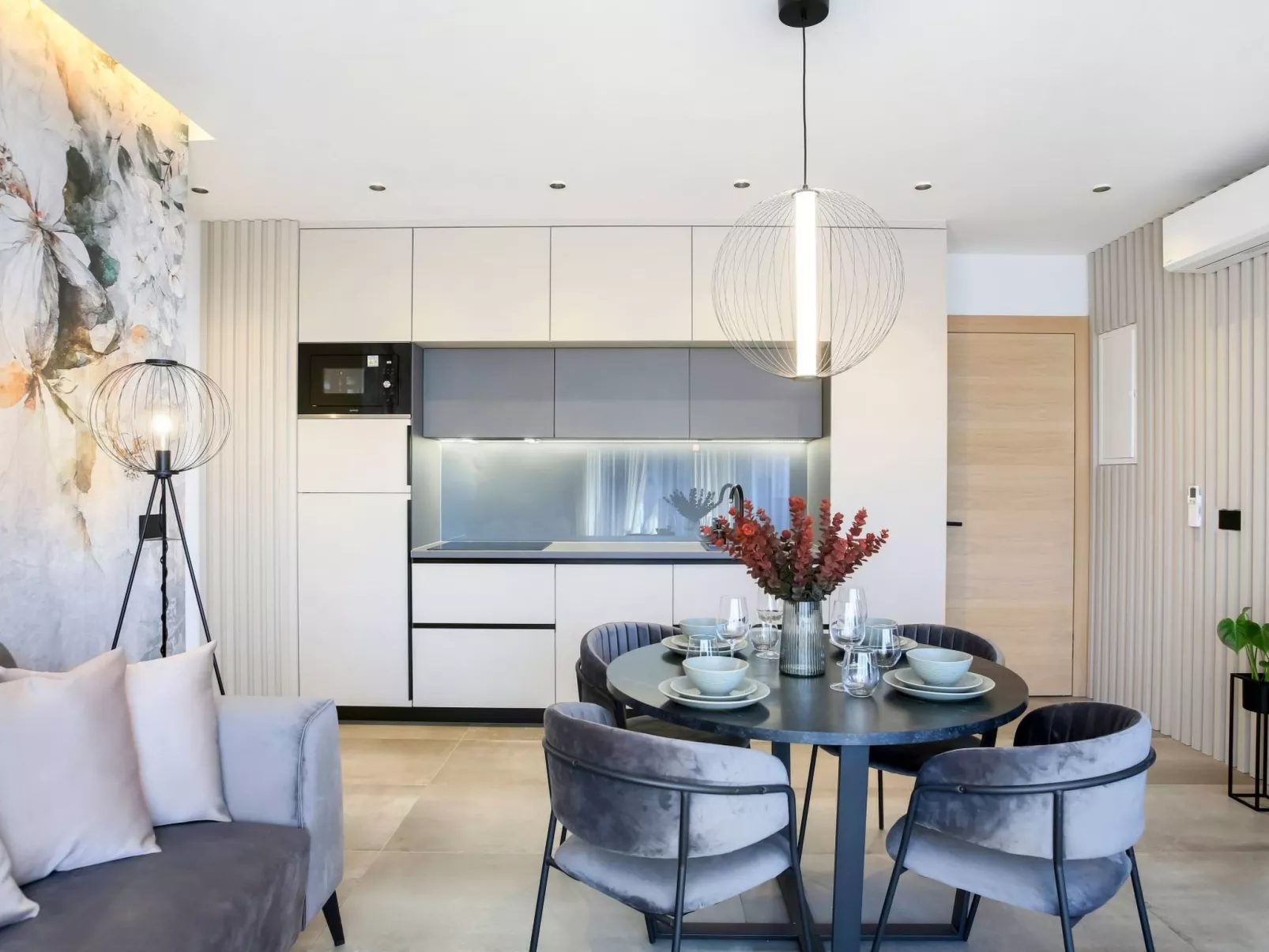 Fly Room - A2-Inside