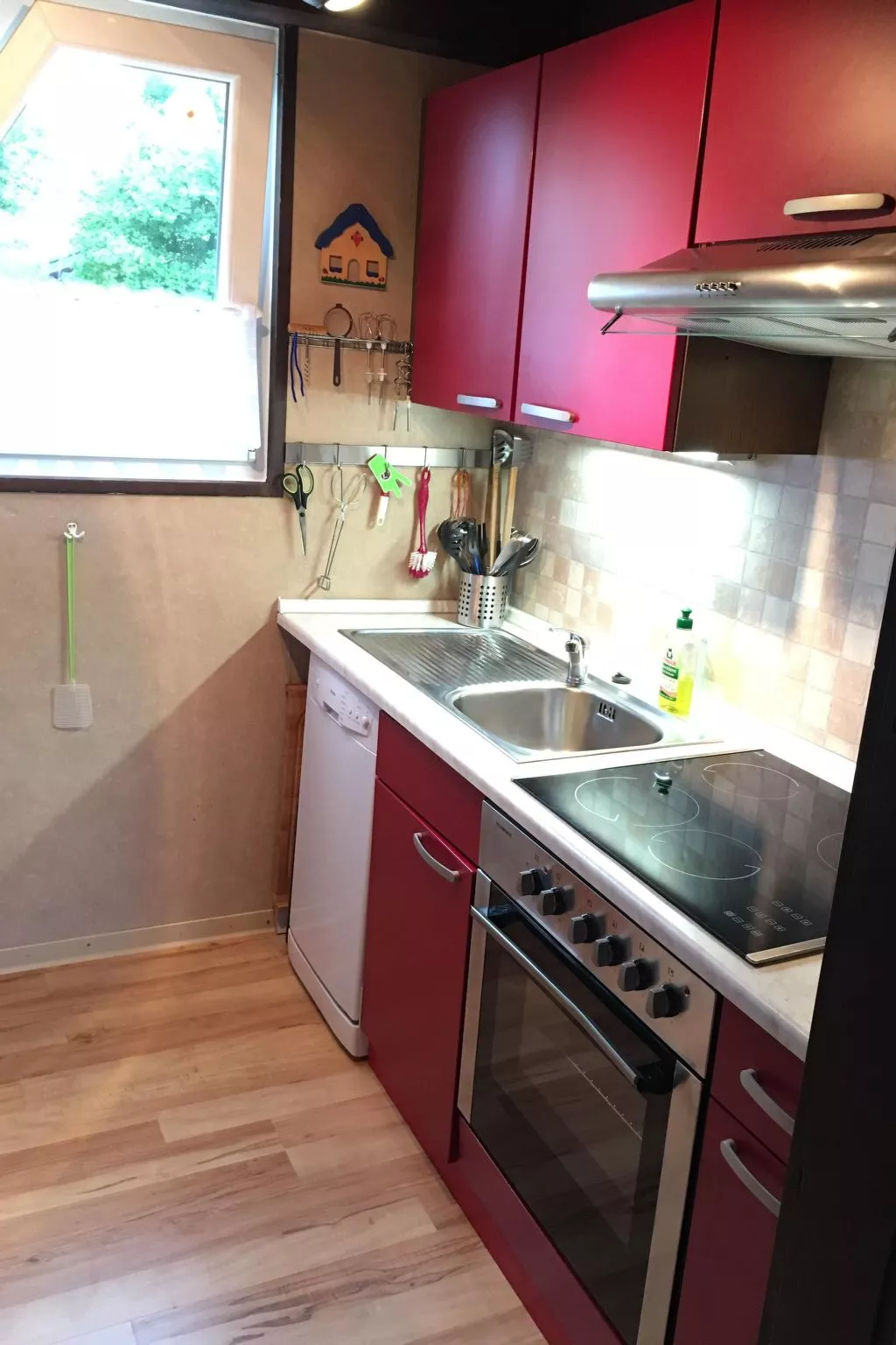 Mit Garten, Grill und Terrasse - Inside