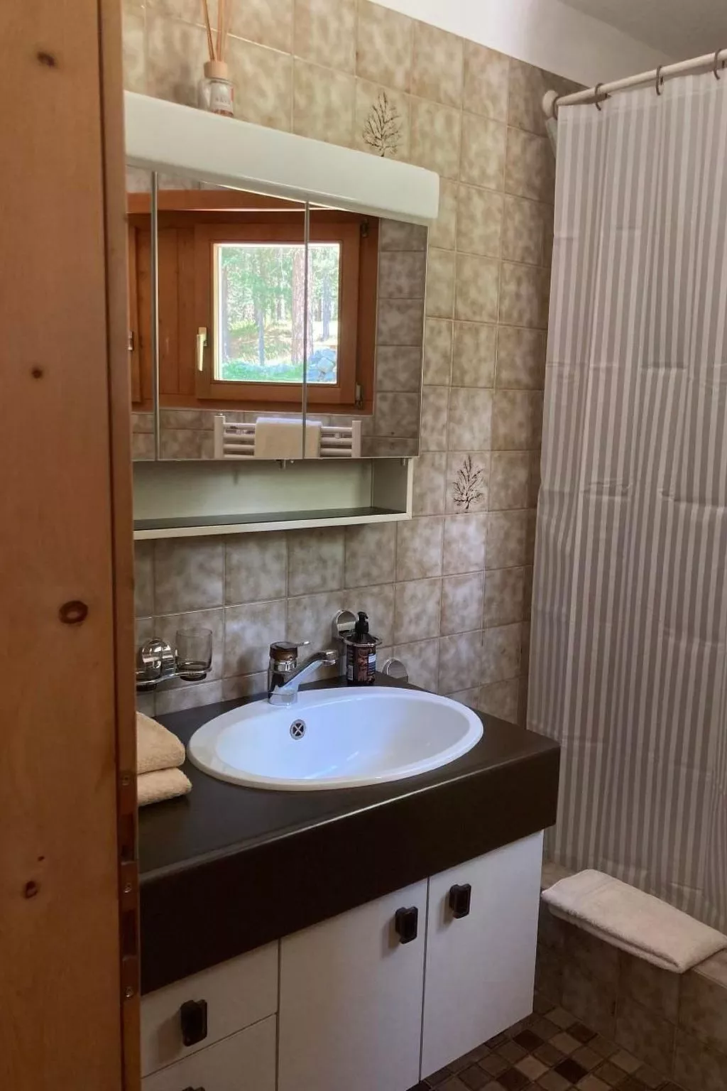 Chesa Muntanaia-Drinnen