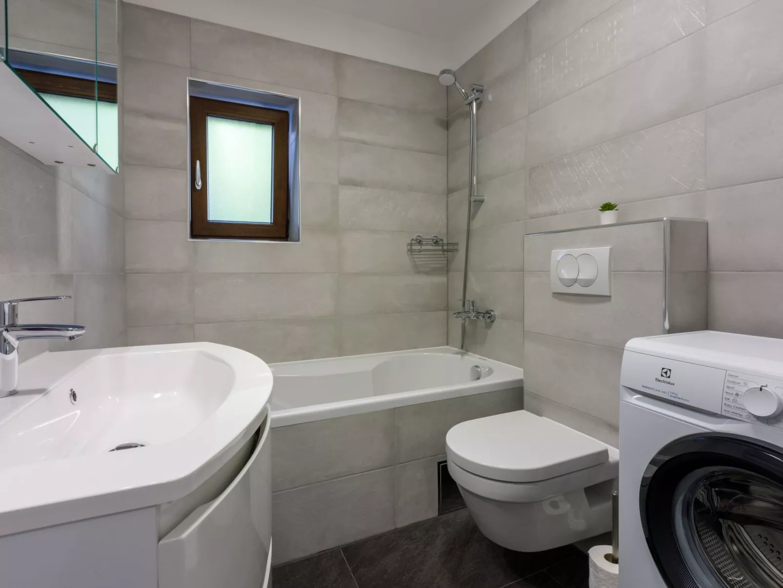 Wohnung im Erdgeschoss mit Terrasse-Drinnen