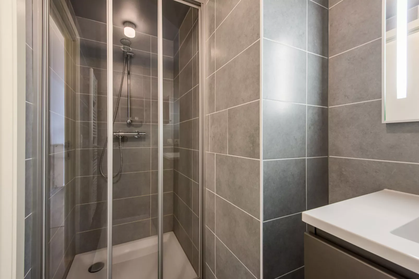 Seahouse 102-Bathroom