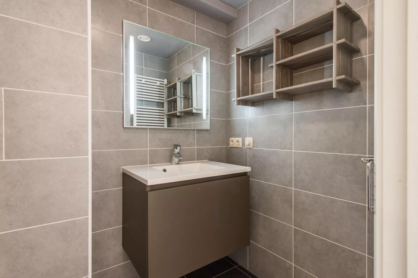 Seahouse 102-Bathroom