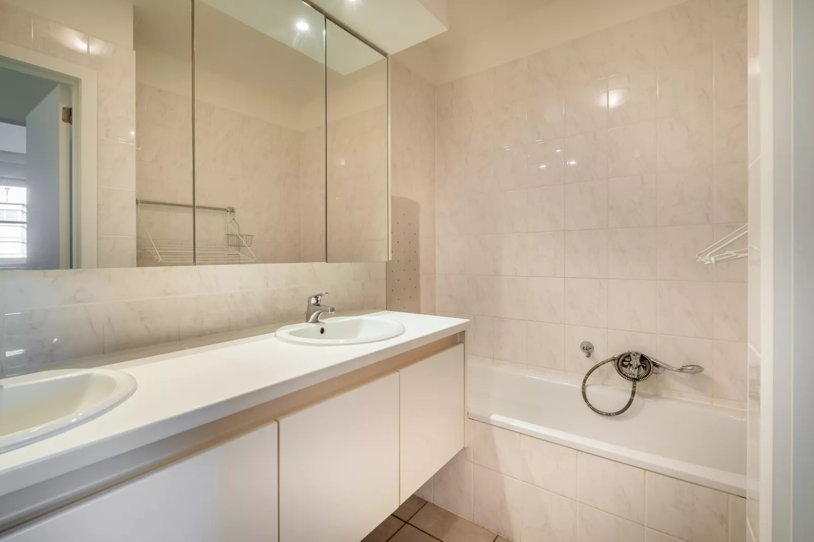 Catamaran H201P36-Bathroom