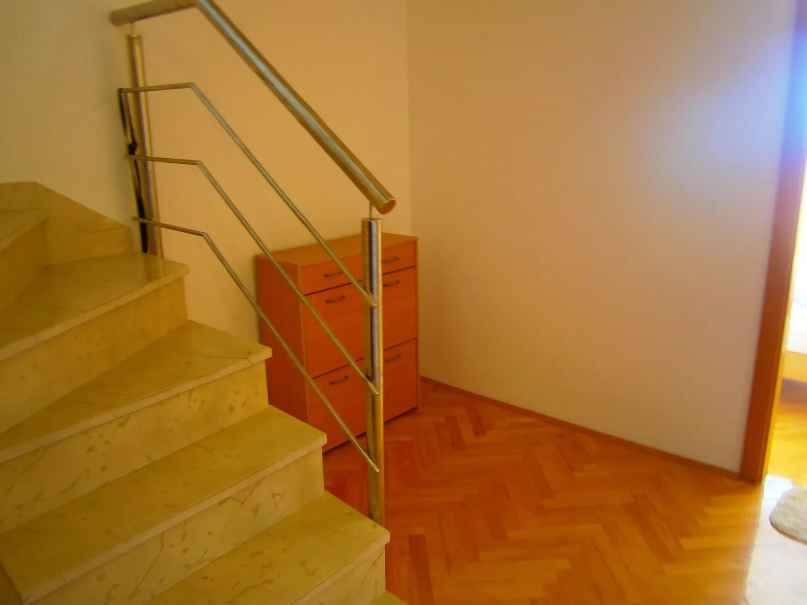 Wohnung mit Blick auf das Wasser-Inside