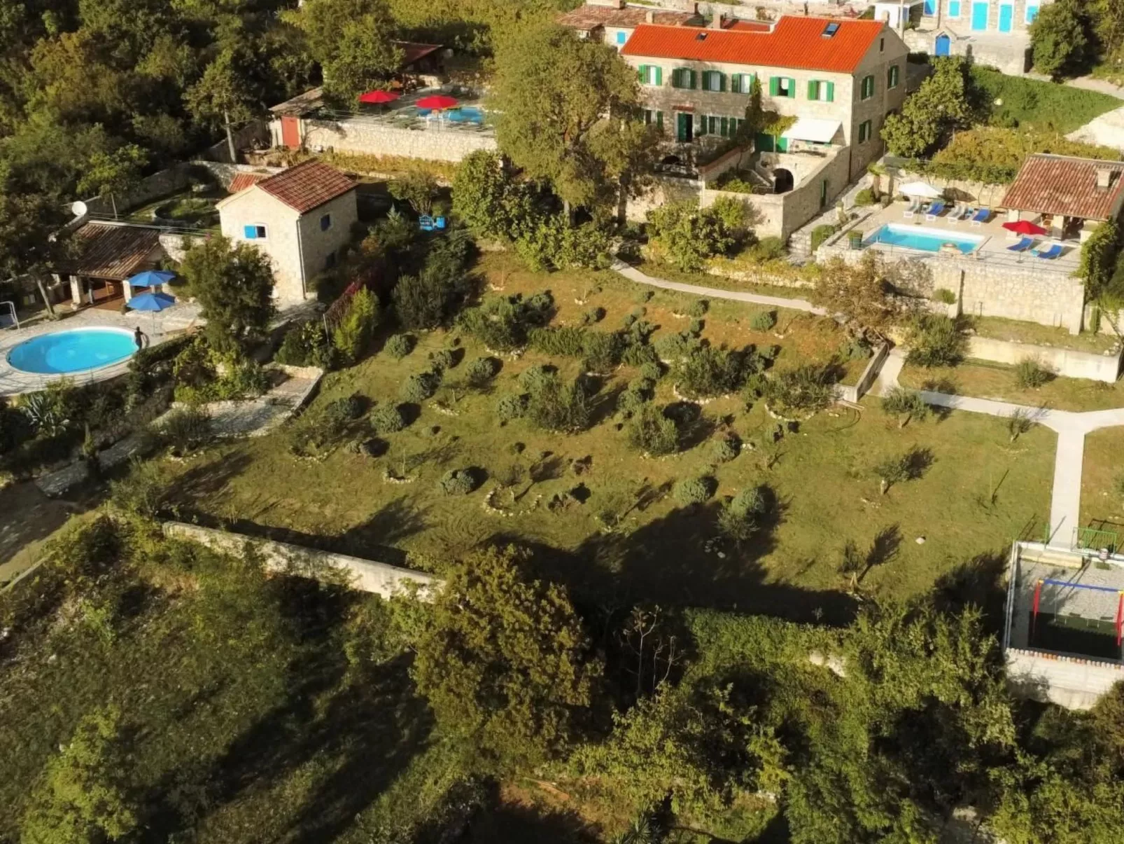 "Villa Ivanka" mit Blick auf das Wasser-Dehors