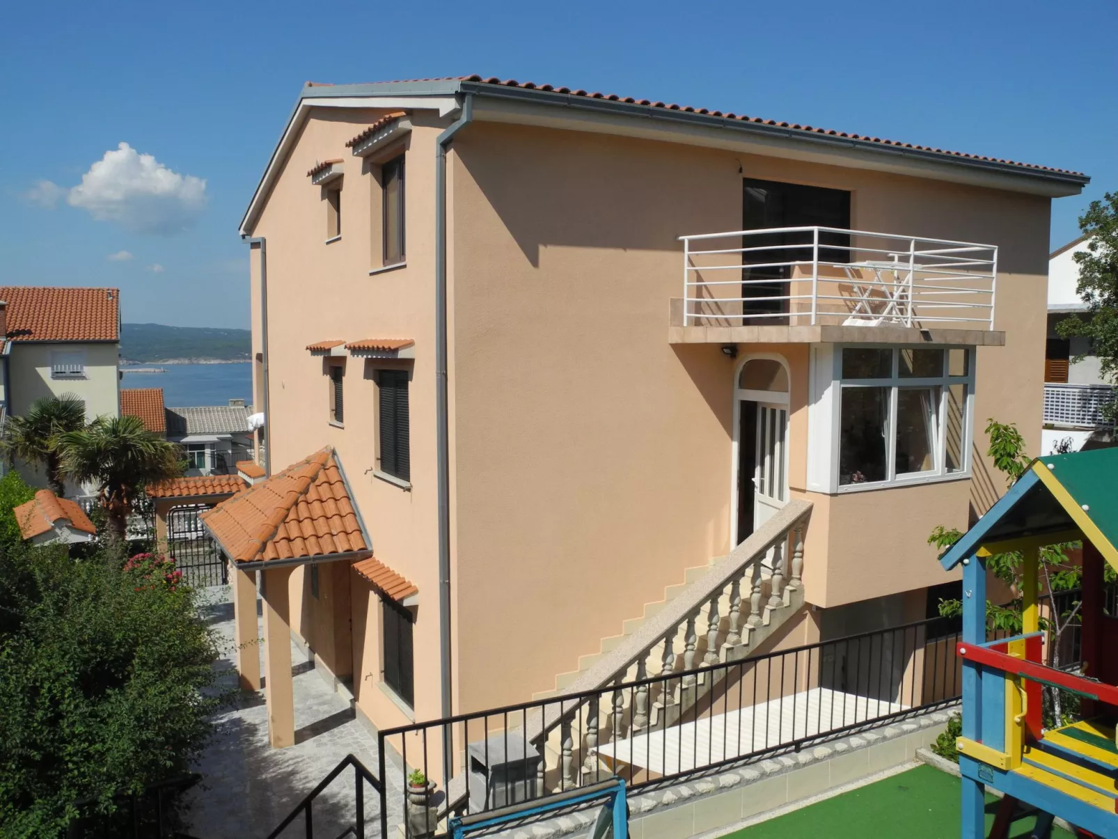 Wohnung in Crikvenica mit Terrasse und Grill-Dehors