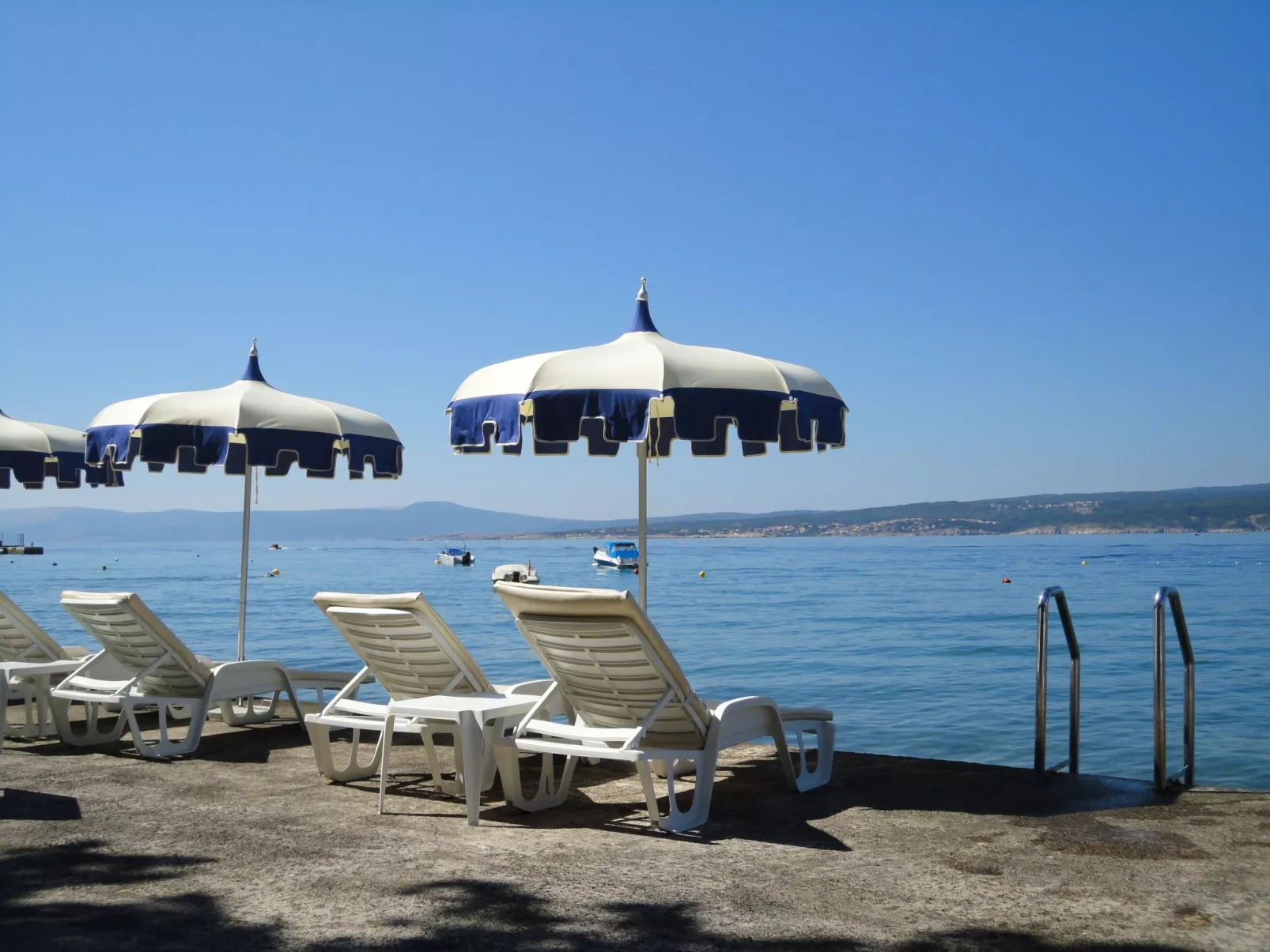 Für vier Personen mit Balkon-Dehors