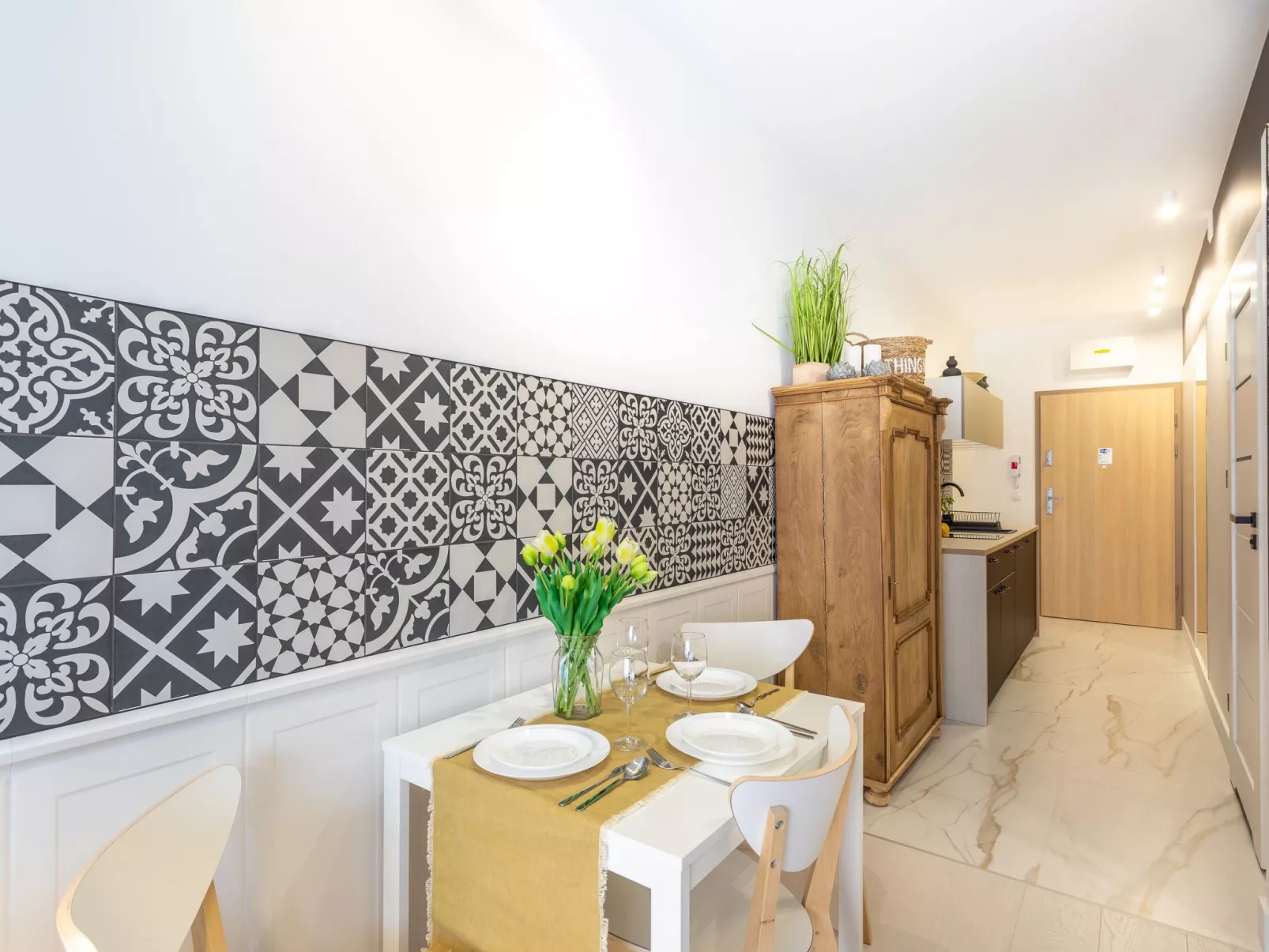 Kormoran in modernem Appartementhaus-Image-tags.info