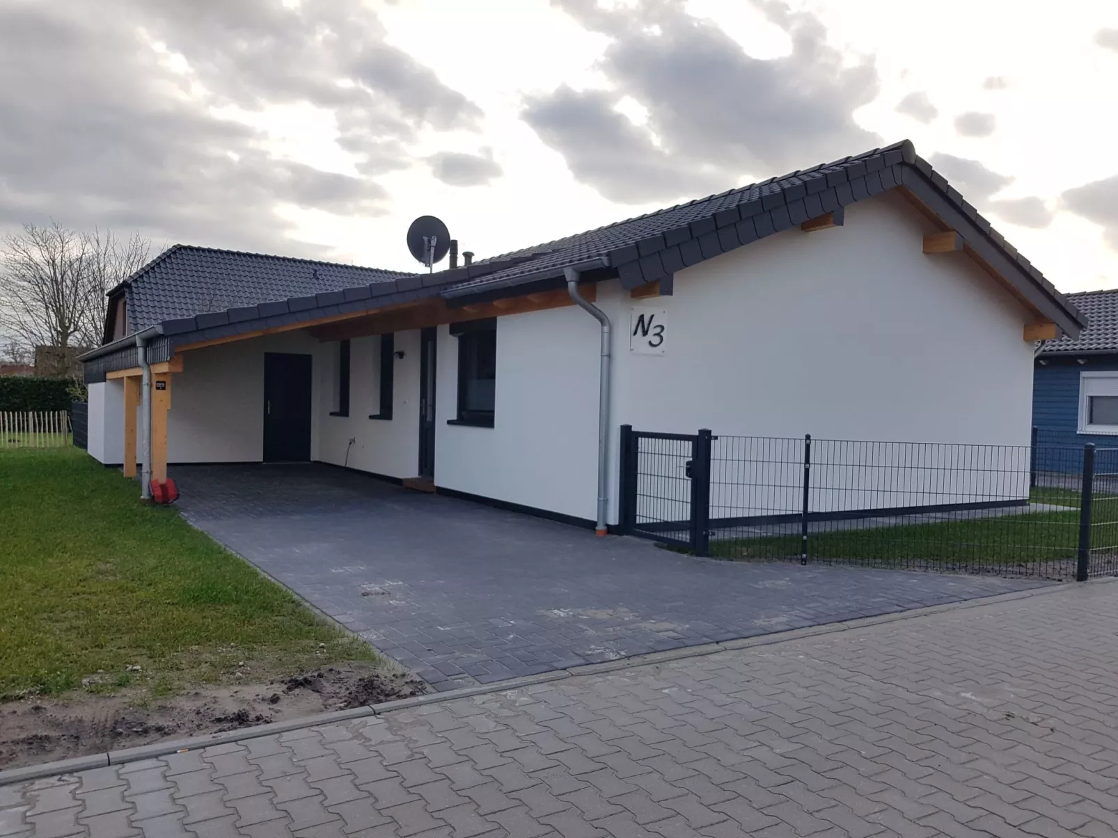 N3 Charmantes eingezäuntes Ferienhaus mit Garten-Outside