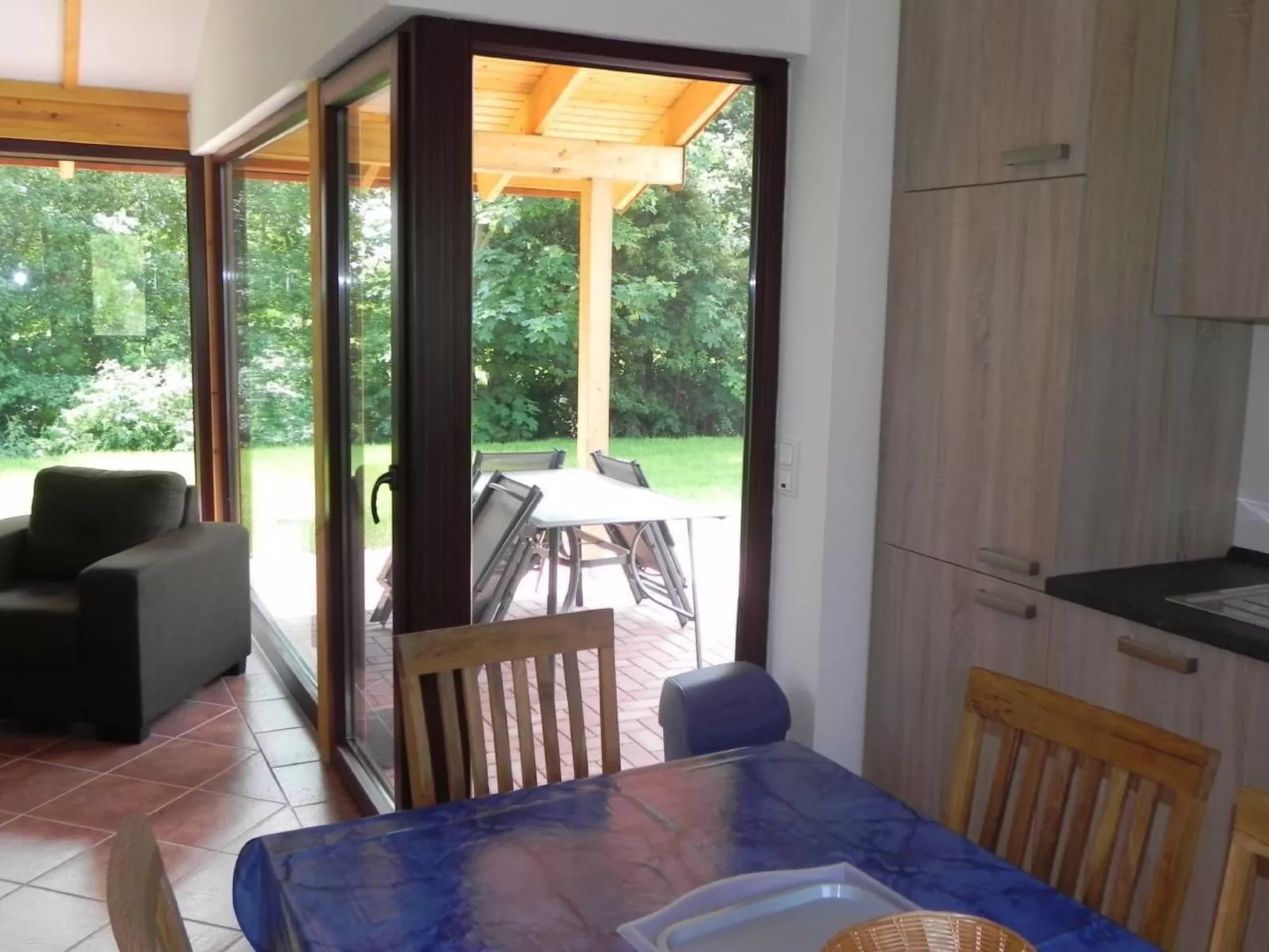 E18 Ferienhaus mit Garten und Terrasse-Dedans