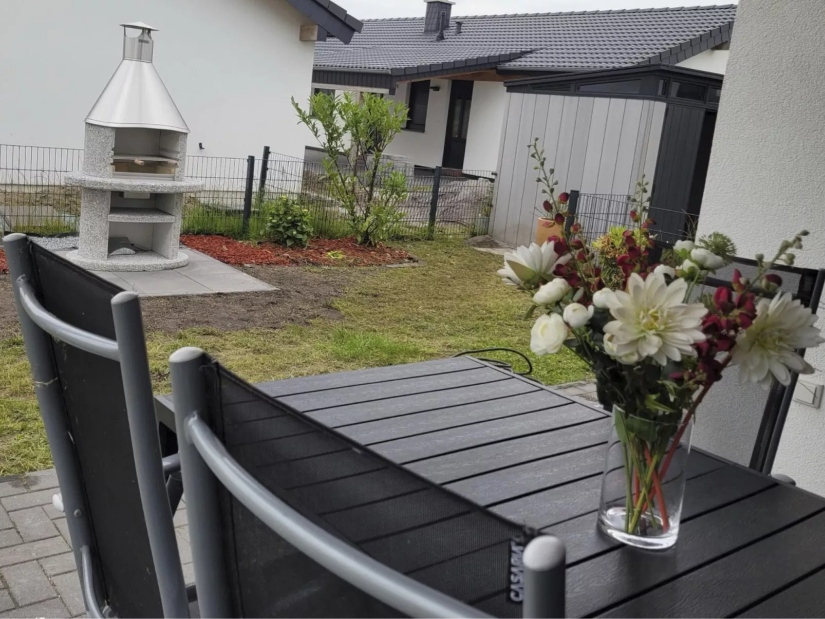 G22 Haus mit Garten, Strandkorb und Grillkamin-Outside