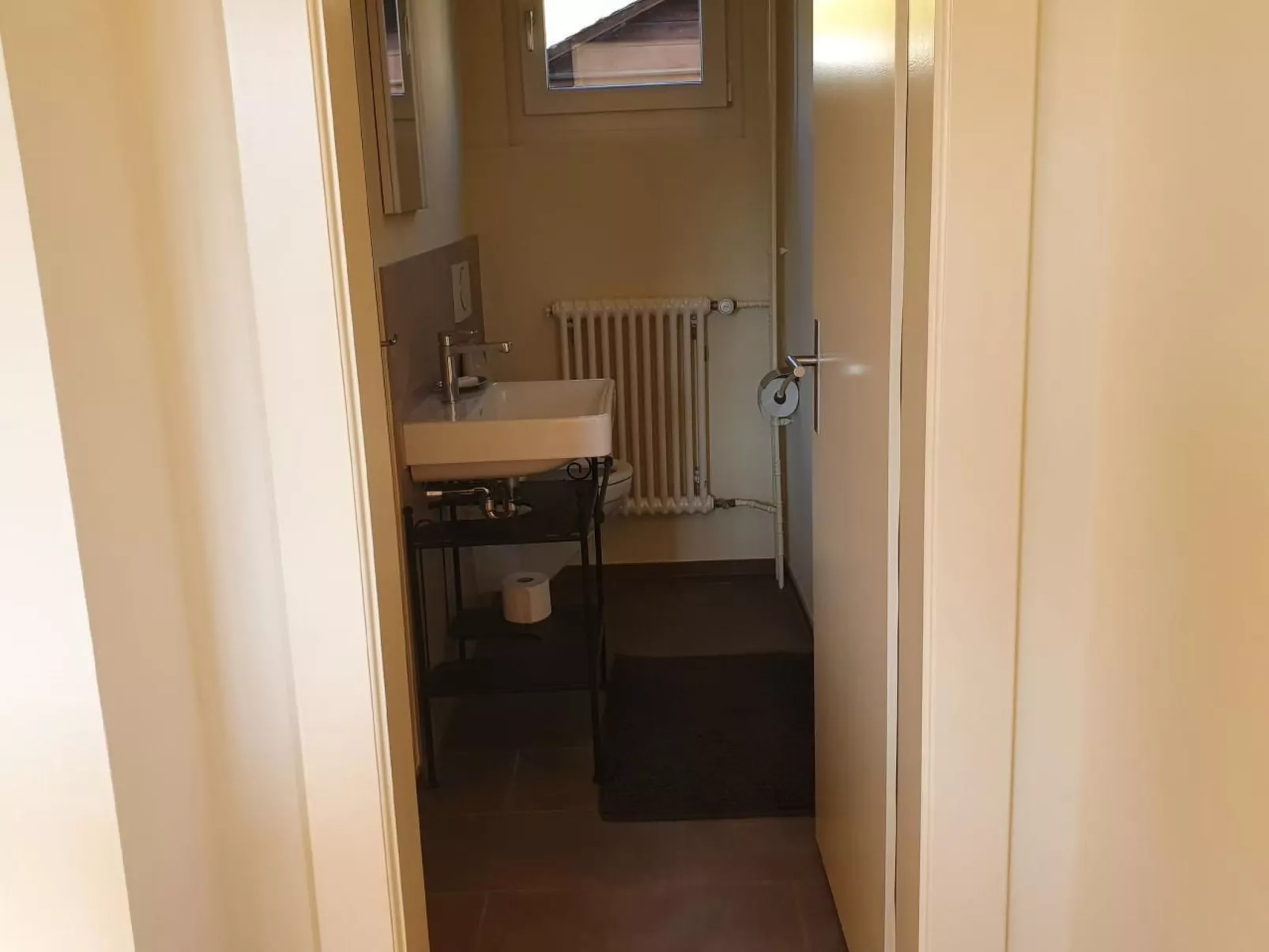 Im ruhigen Berner Gartenquartier-Drinnen