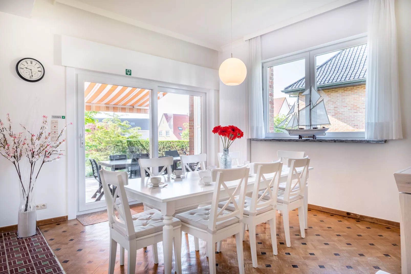 Marsouins-Dining room