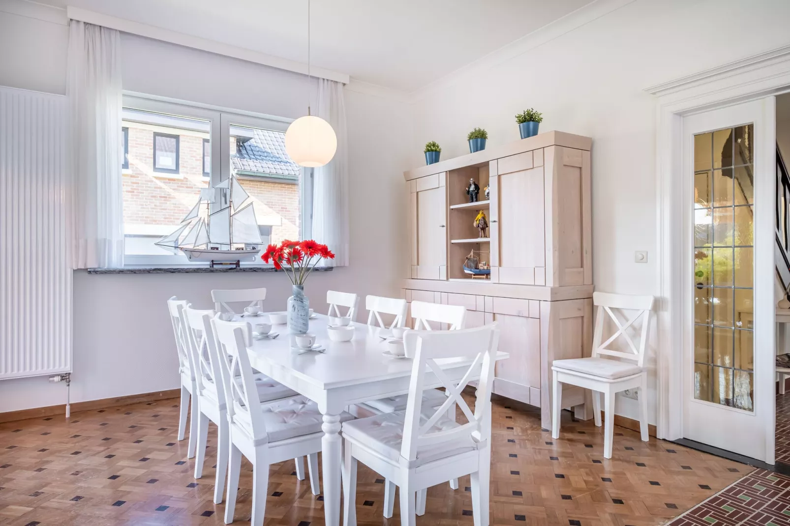 Marsouins-Dining room
