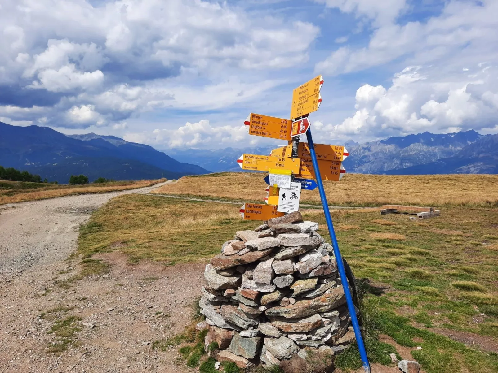 Alphütte Hittä in Simplon-Dorf im sonnigen Wallis-Draußen