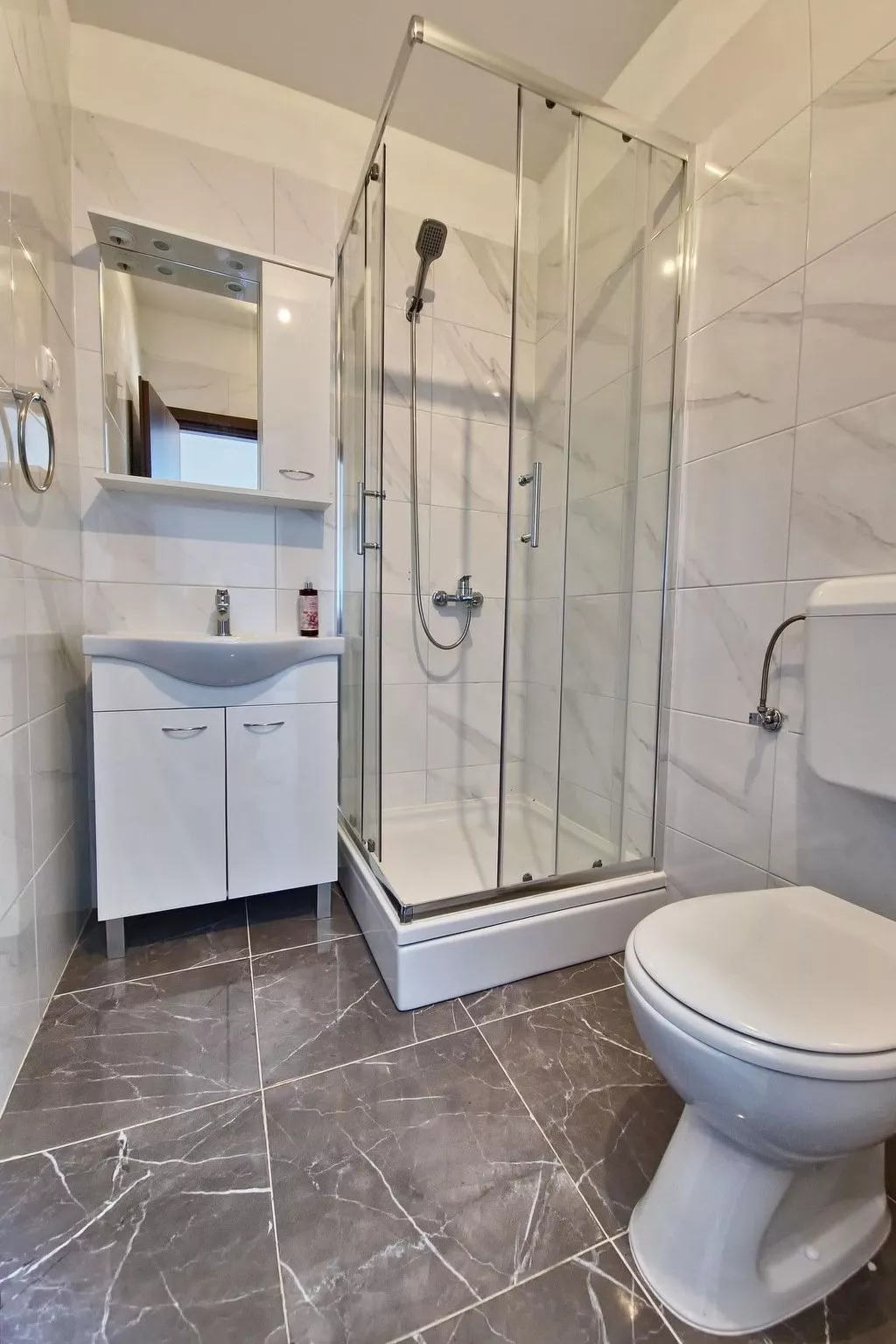 Villa Ivy mit perfekter Privatsphäre, Pool, Sauna - Dedans