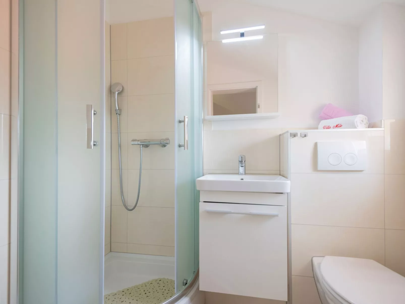 Villa "Mile" mit beheiztem Pool, Grill und Terrasse-Inside