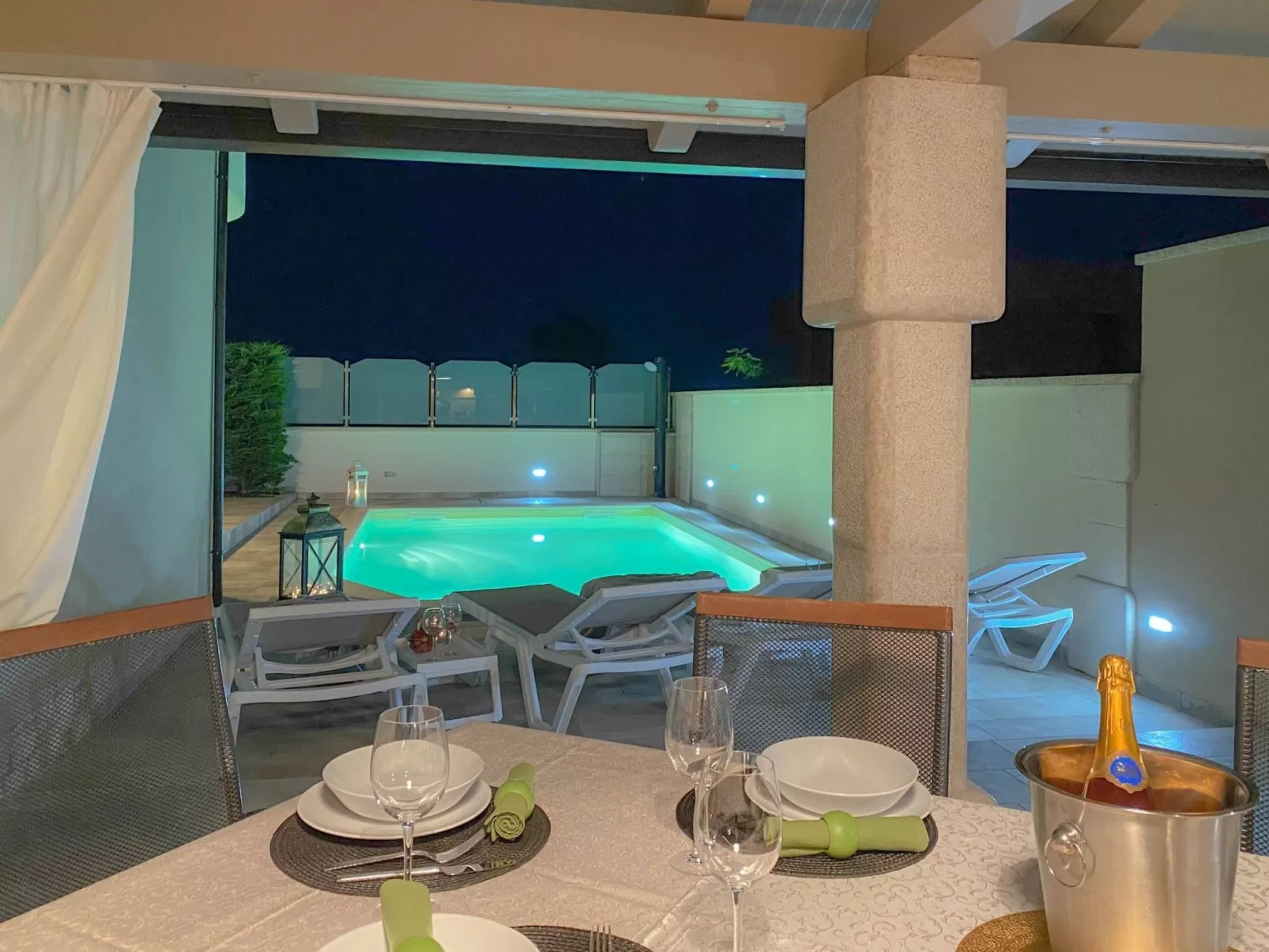 Mit Privatpool für 6 Personen ca. 105 m&sup2; in Bužinija, Adriaküste Kroatien-Outside