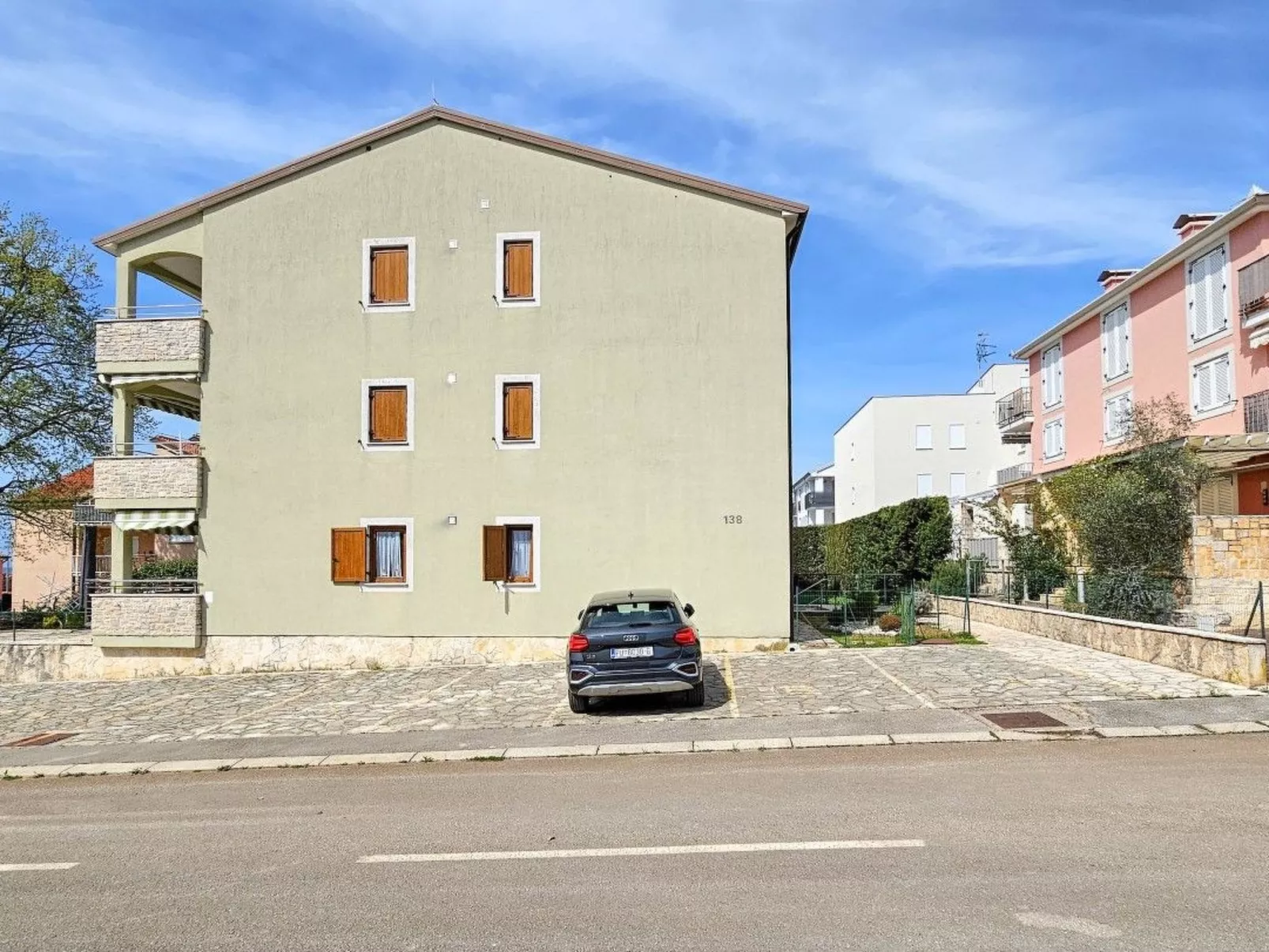 "Fabiola" mit Balkon - Draußen