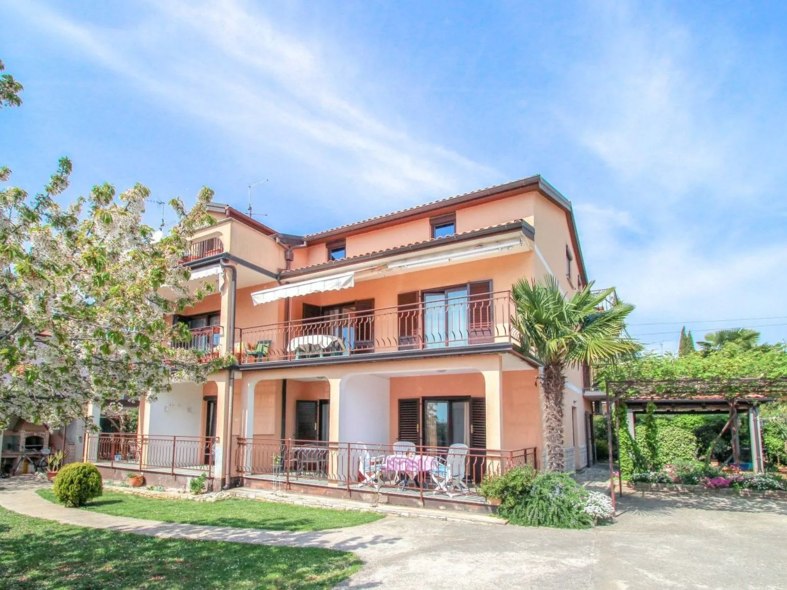 Wohnung "Maria 2" mit Terrasse-Draußen