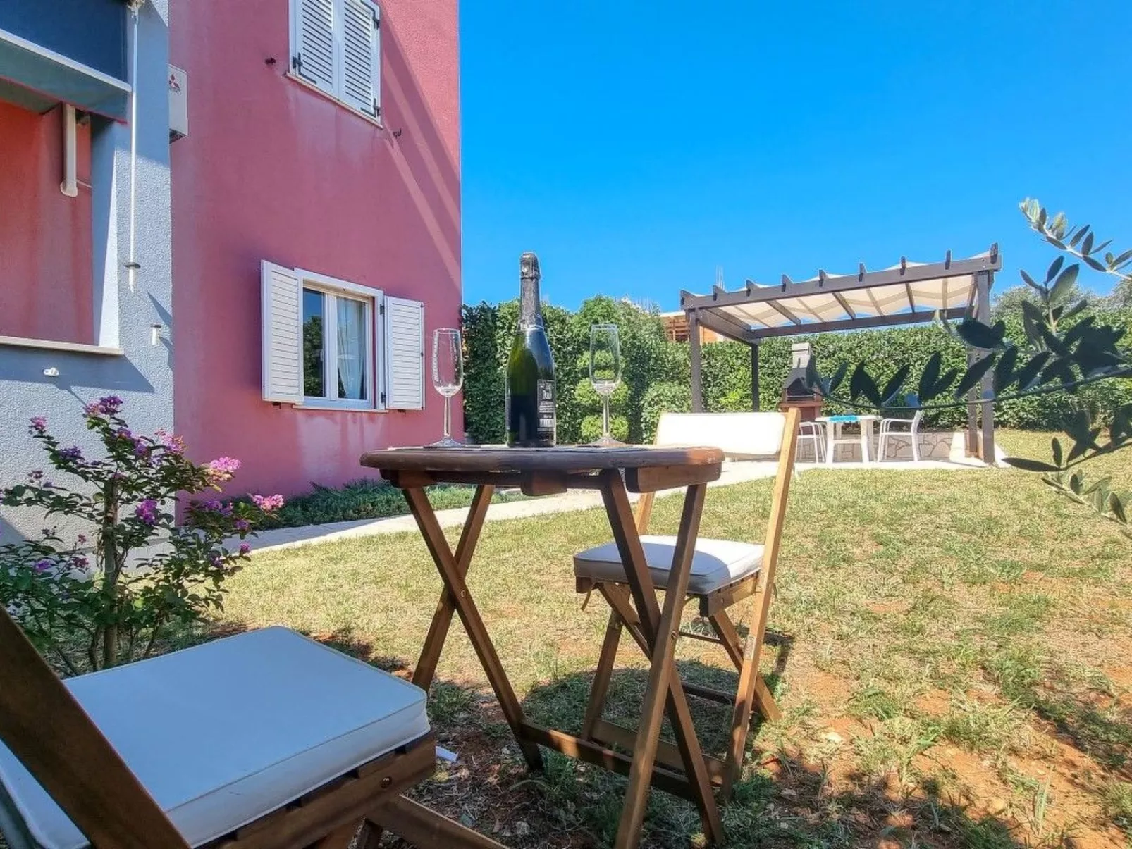 "Lea" mit Terrasse-Draußen