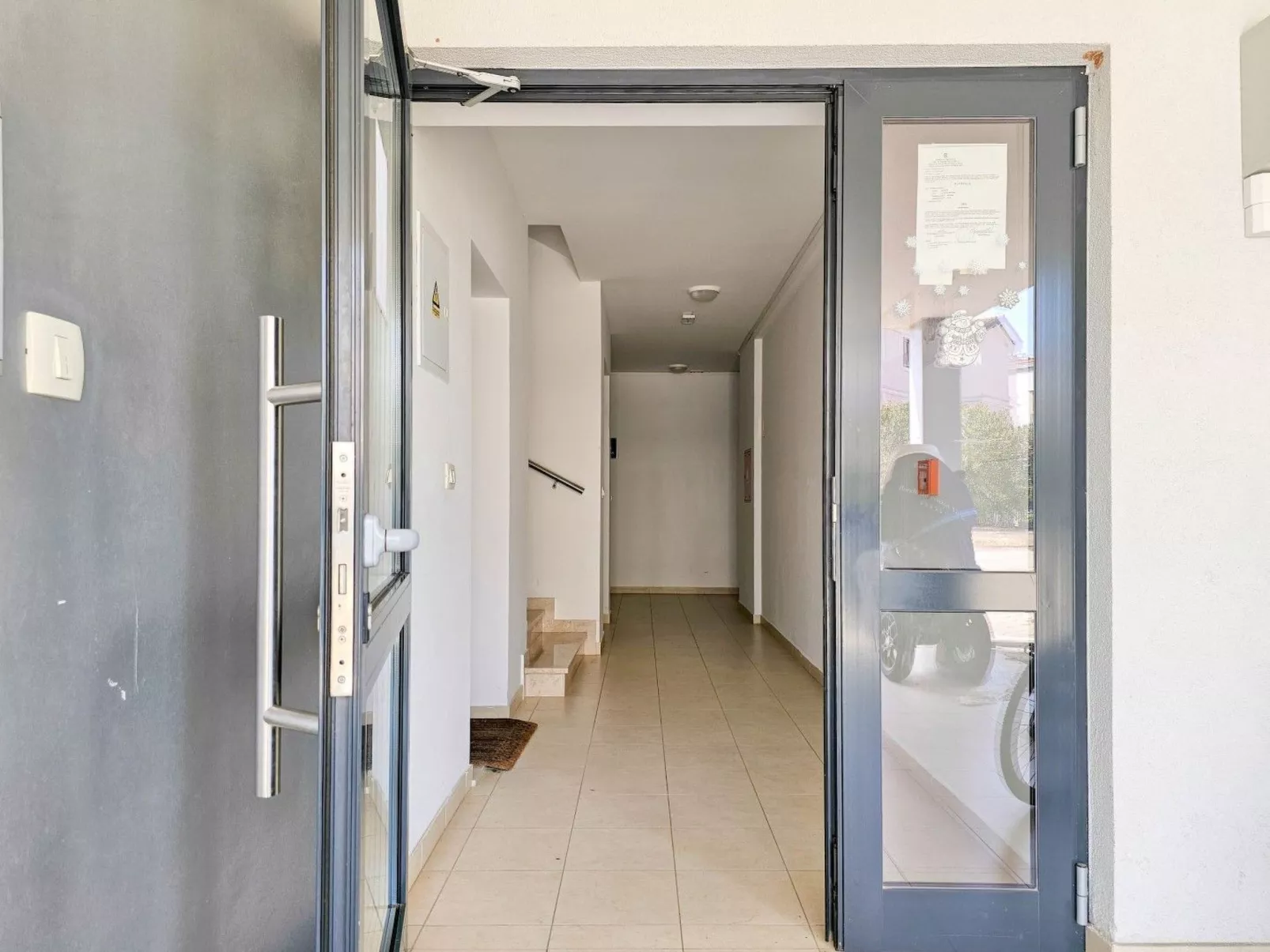 Apartment mit Terrasse für 3 Personen-Dedans