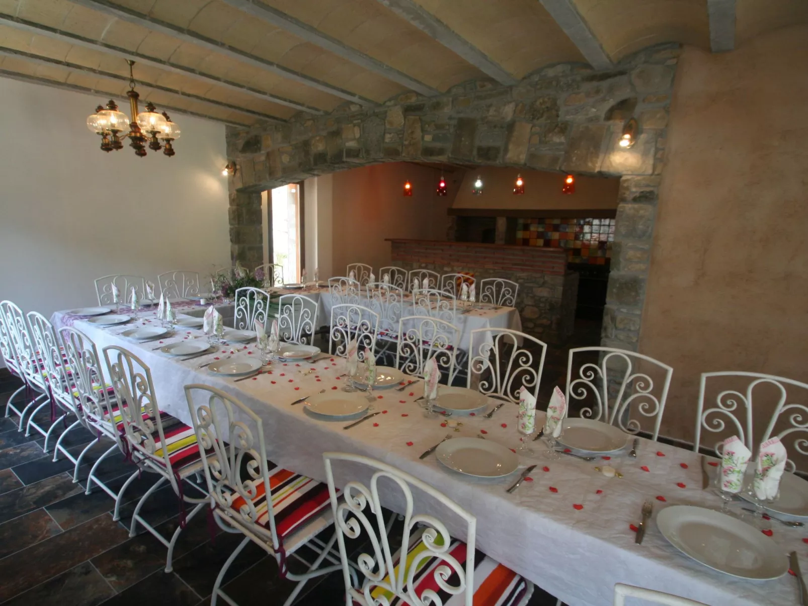 "Le Grenier" mit Pool-Drinnen