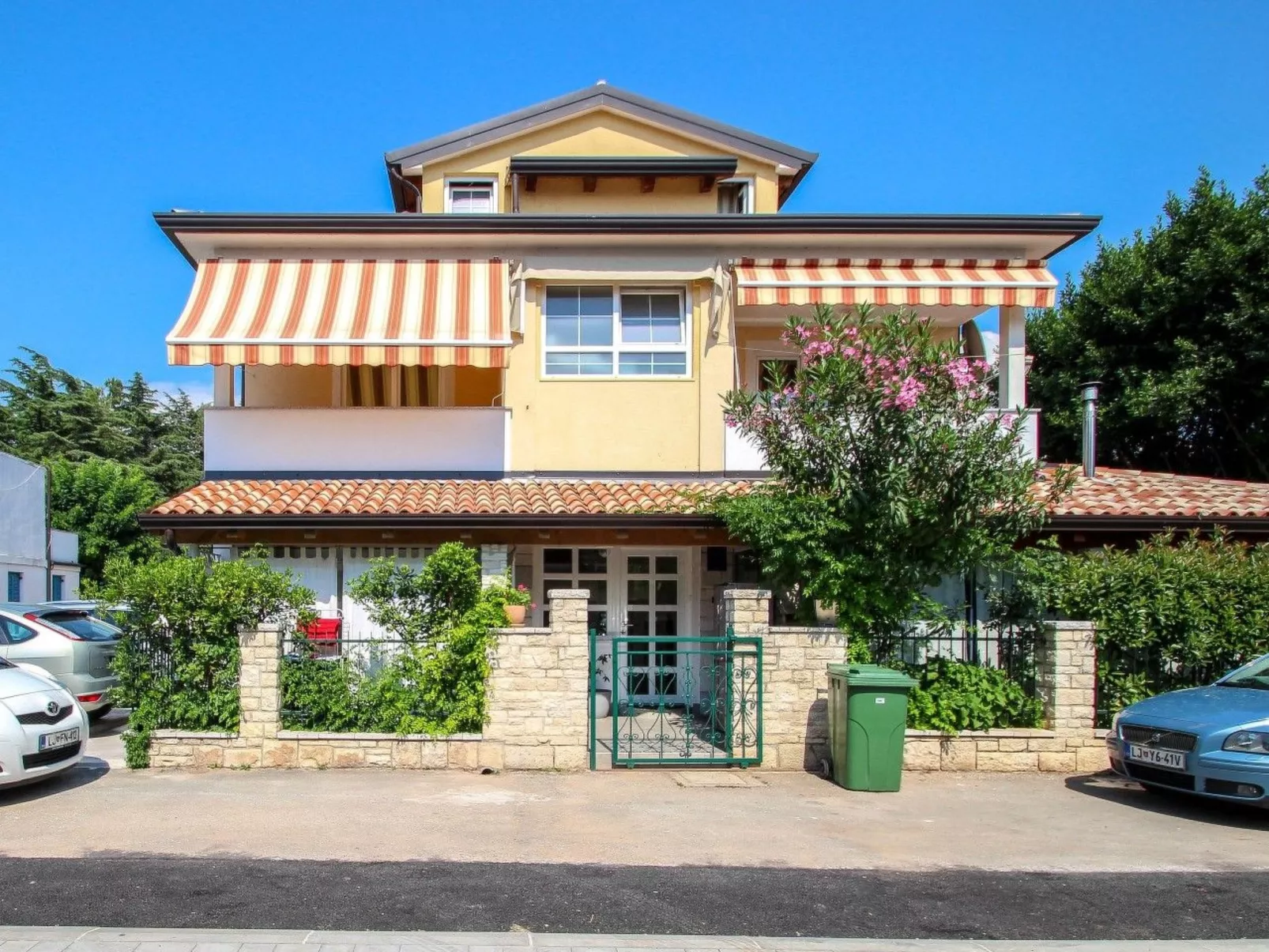 Wohnung "Viviana" direkt am Strand - Dehors